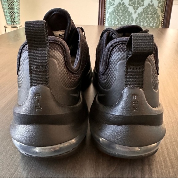 Nike Air Max Axis Black Anthracite sneakers shoes size women 5 NWOT - Picture 4 of 11